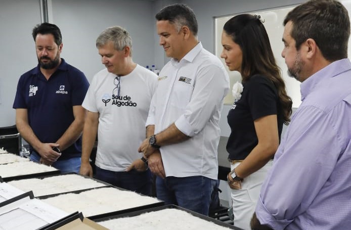 BAHIA FARM SHOW 2025 ][ Seagri reforça excelência do algodão baiano em visita a Centro de Análise Internacional